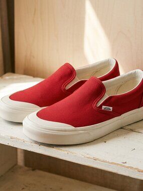 Vans Classic Slip-On Skate Shoes Off-White Toe Cap Red Canvas Men’s 10.5